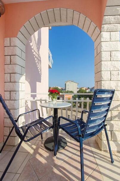 Apartments Tonimir Vodice Exterior foto